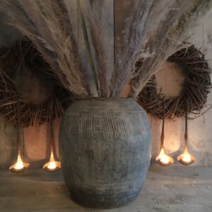 Stoere en sobere pot groot